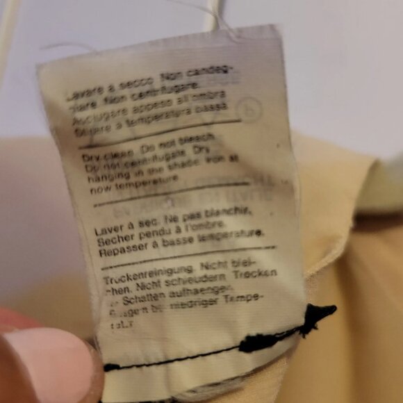 Vintage Giorgio Armani blouse Size 44 - Picture 4 of 6